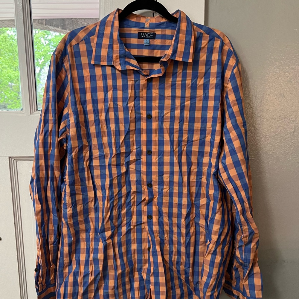 Made by Cam Newton Men’s Button Down Size XL